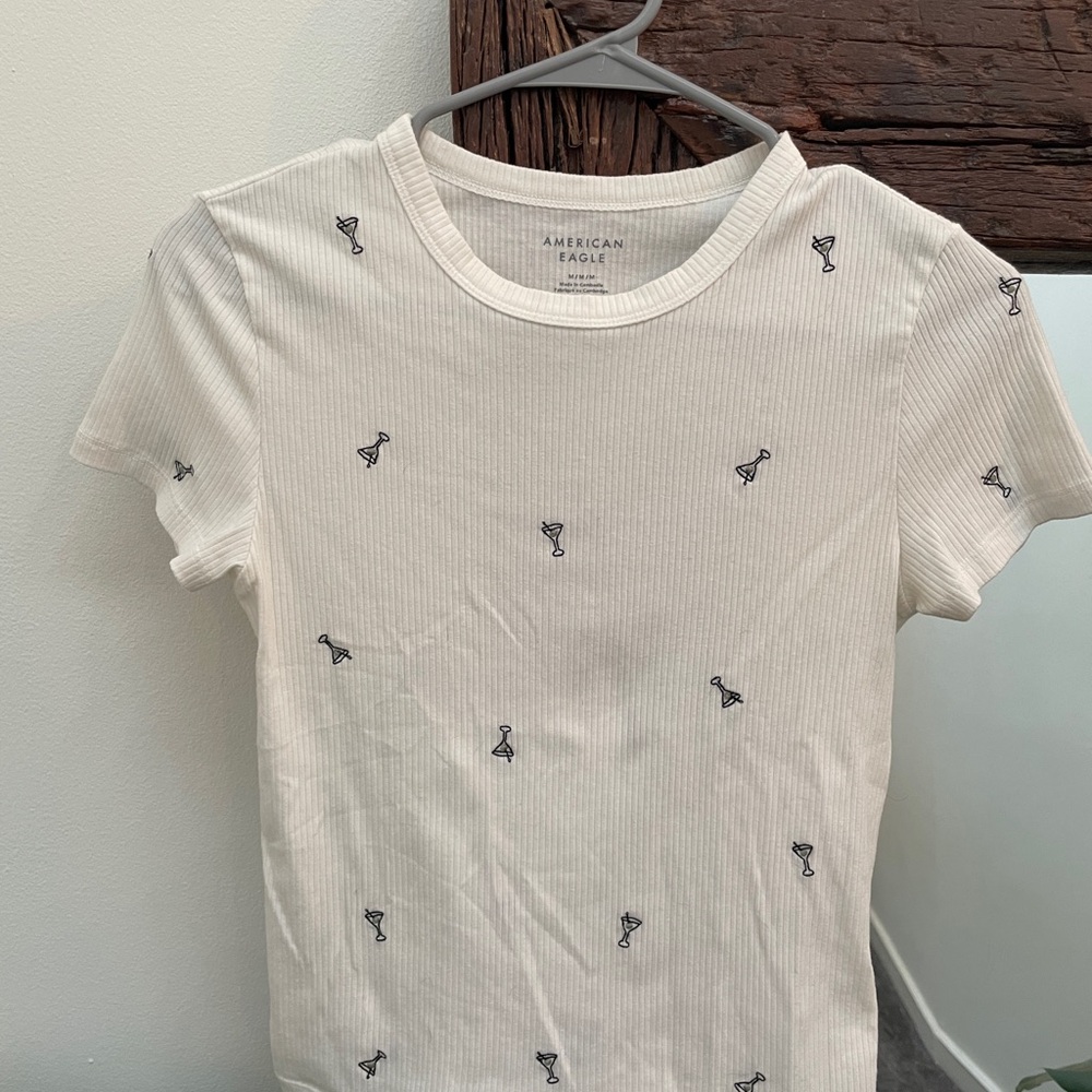 American Eagle Cream Ribbed Tee with martini glasses!